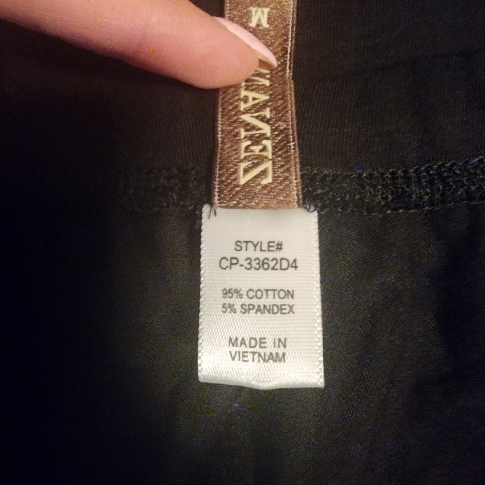 Zenana Black Oversized V Neck With Matching Biker‎ Shorts Medium NWOT - Picture 3 of 5